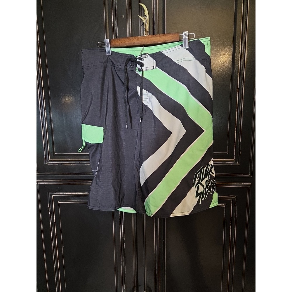 vintage quiksilver Displaced Mens 34 Board Shorts,  Summer Beach Vacation Lake